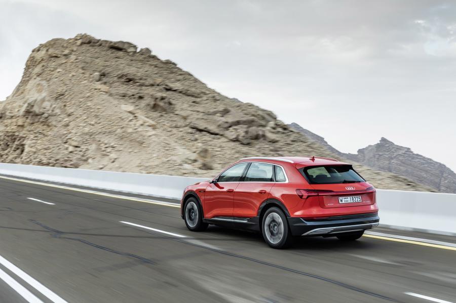  Audi e-tron 55 Quattro 2019 года  (WW) (фото 215 из 452)